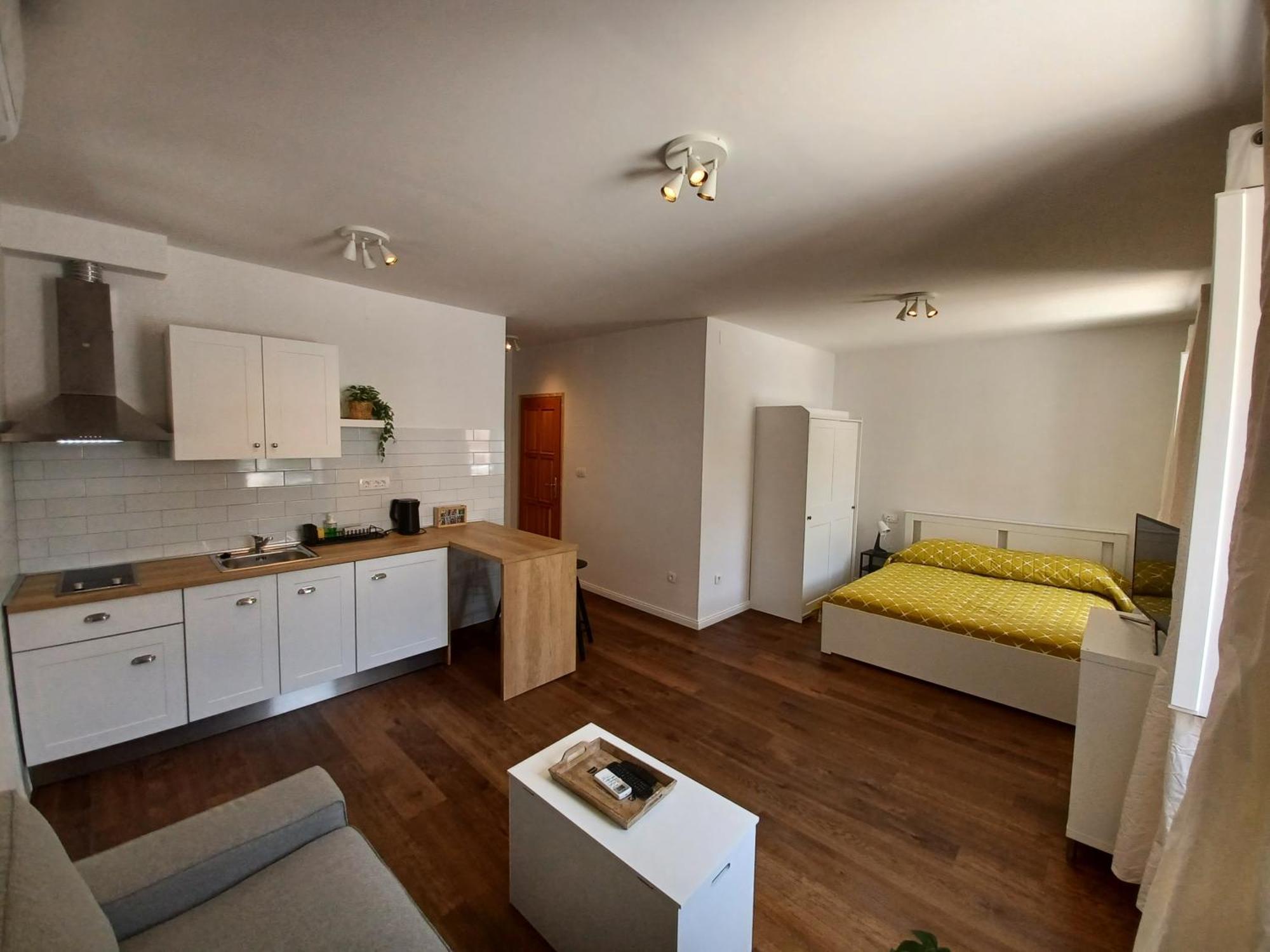 Apartment Lilly With Amazing City View Хвар Экстерьер фото